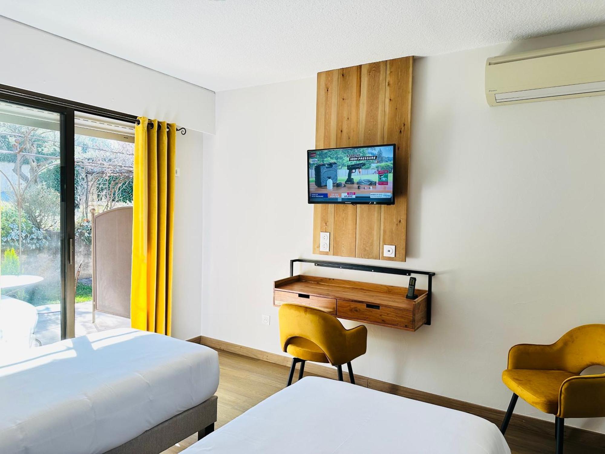 Hotel Le Colombier 穆斯捷-圣玛丽 外观 照片